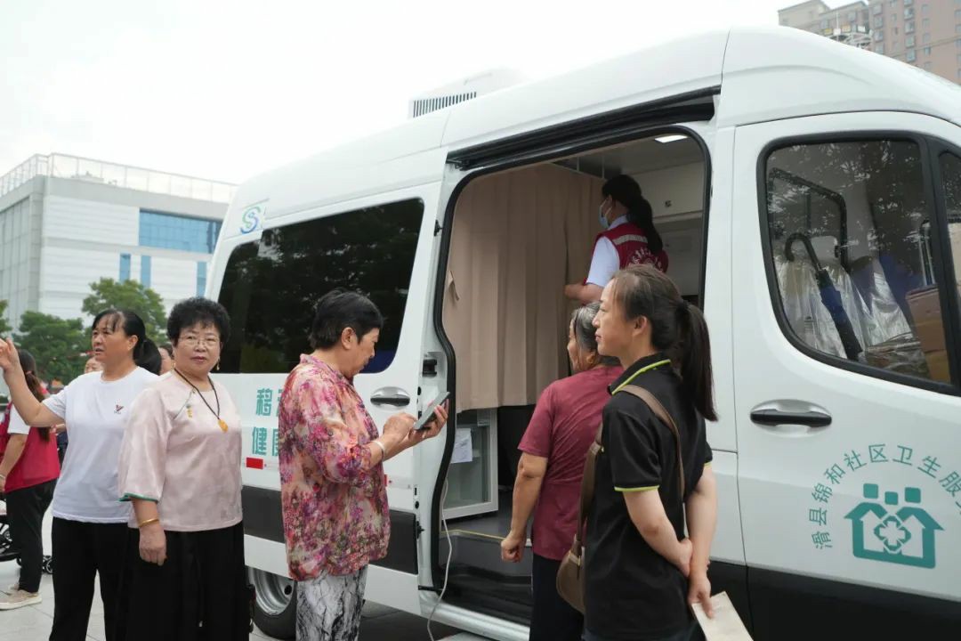 流动医疗暖民心·签约服务进万家! 永利皇宫官网民生体检巡诊车助力滑县医共体建设